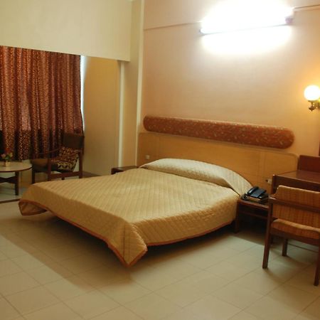 Hotel Raviraj Pune Dış mekan fotoğraf