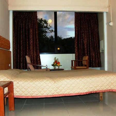 Hotel Raviraj Pune Dış mekan fotoğraf