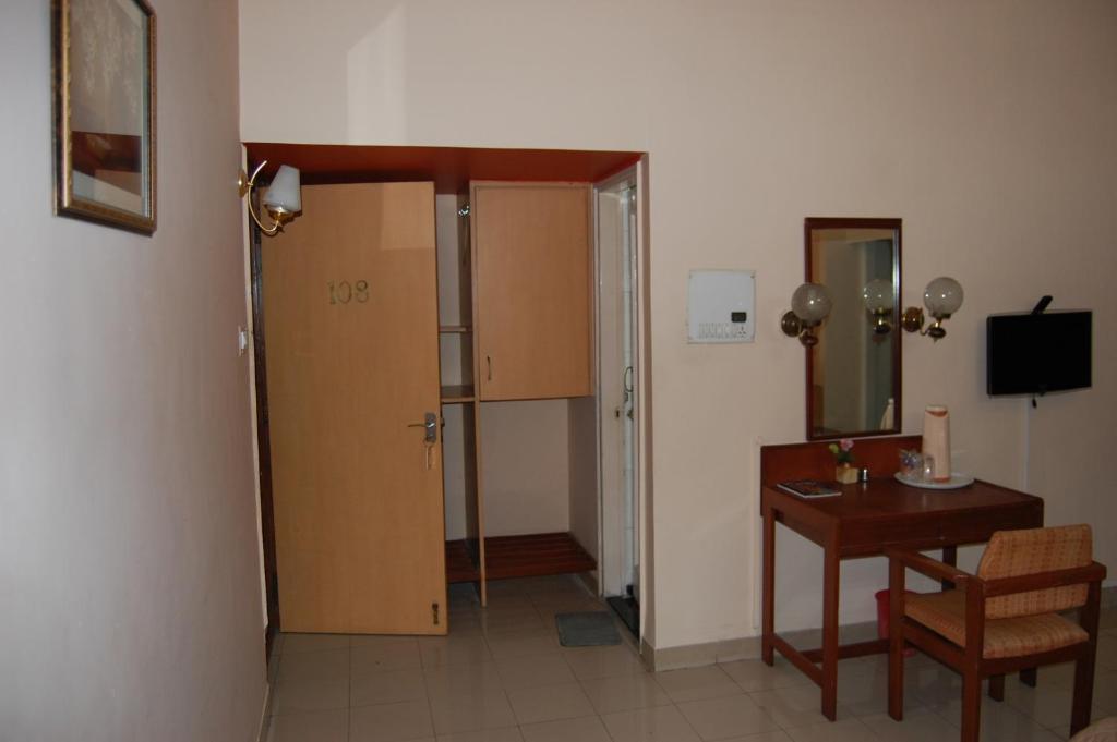 Hotel Raviraj Pune Oda fotoğraf