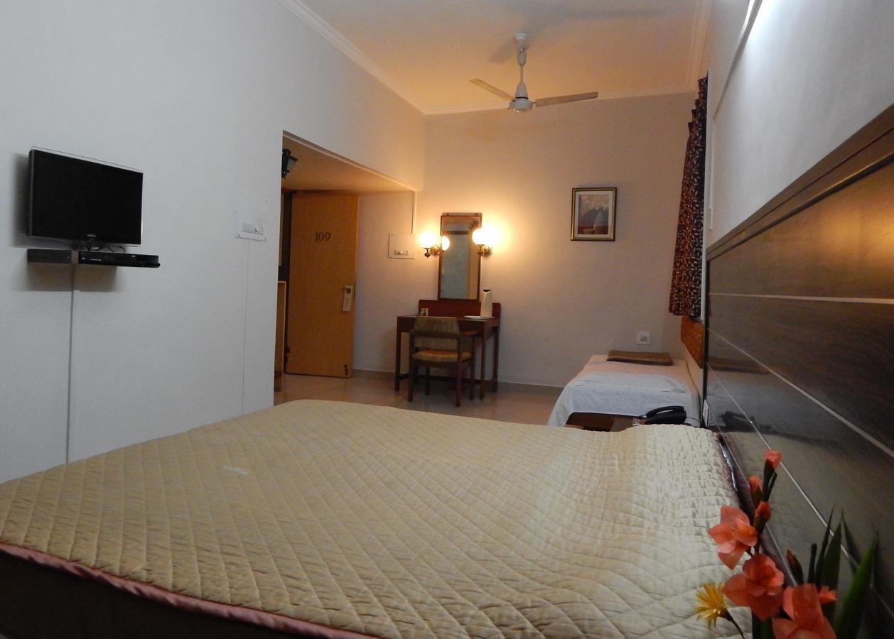 Hotel Raviraj Pune Dış mekan fotoğraf