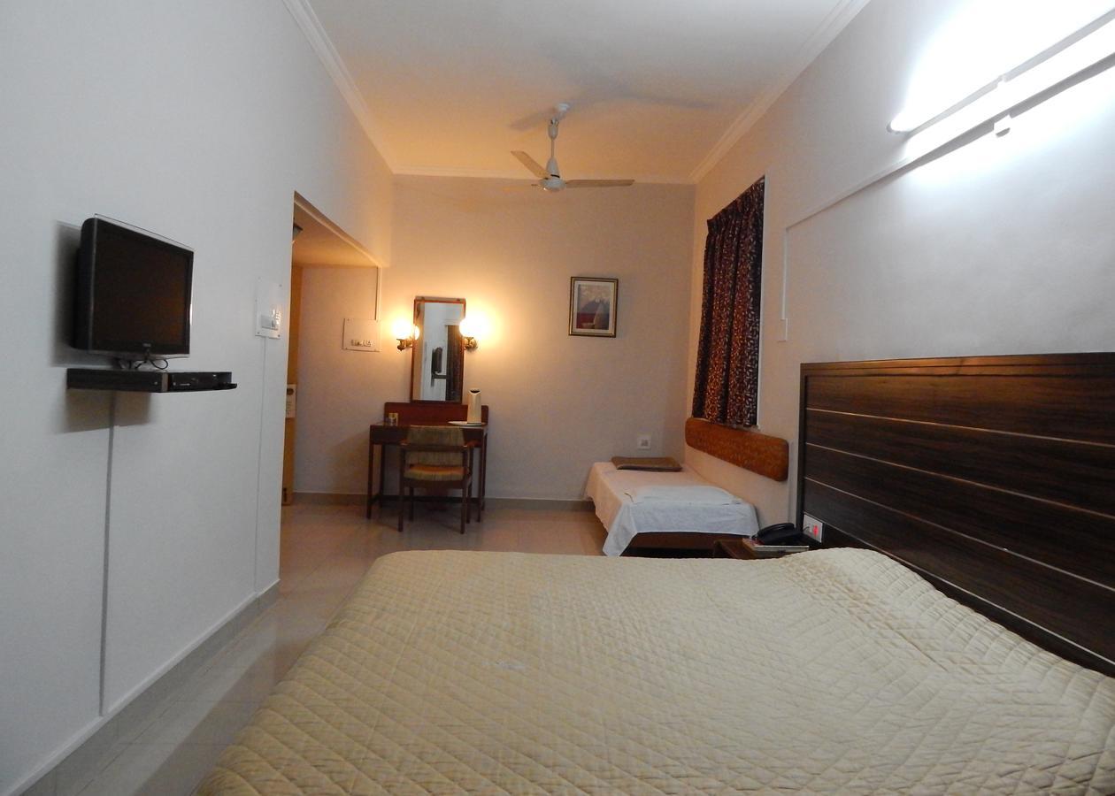Hotel Raviraj Pune Dış mekan fotoğraf