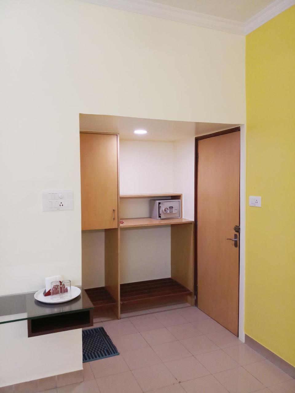 Hotel Raviraj Pune Dış mekan fotoğraf