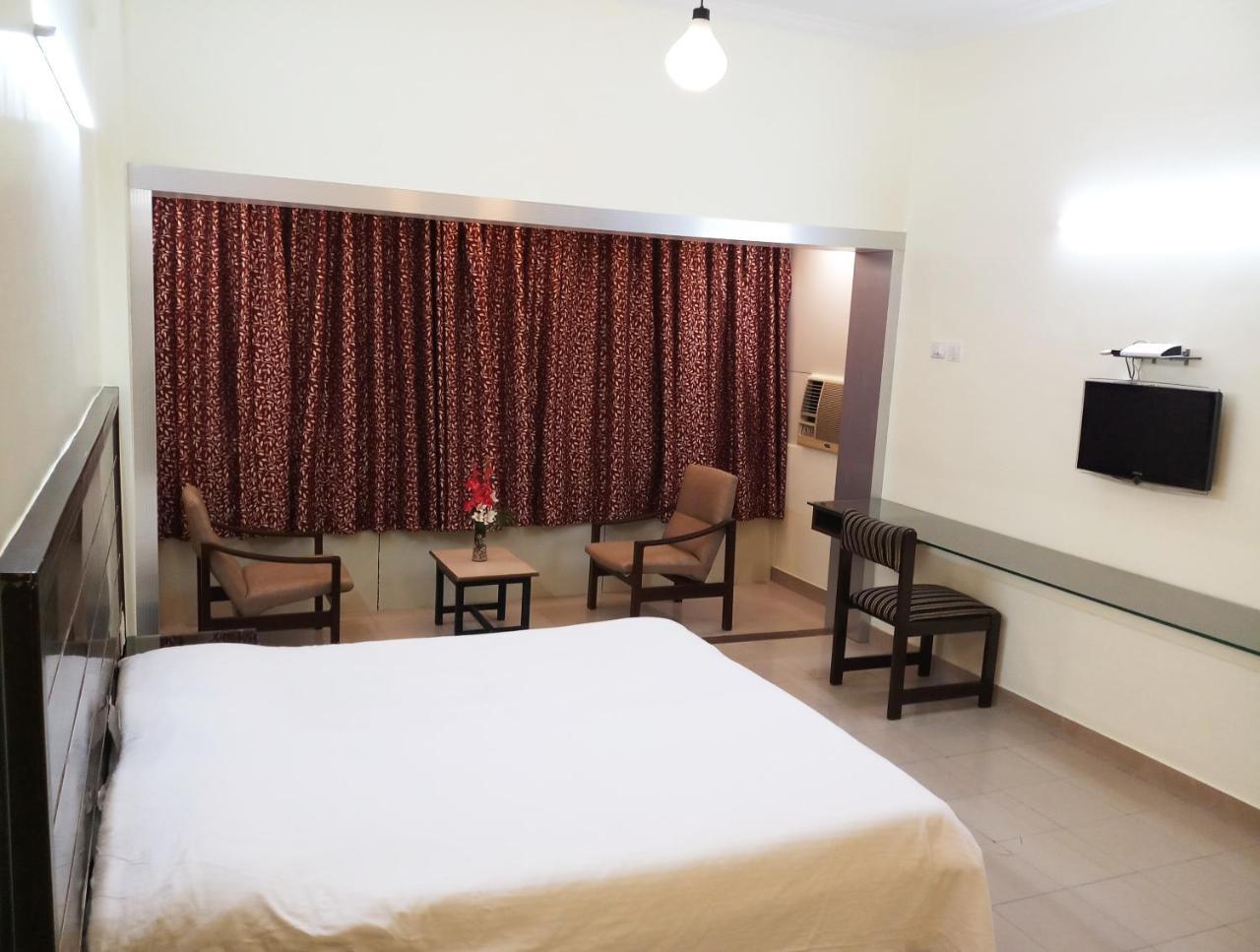Hotel Raviraj Pune Dış mekan fotoğraf
